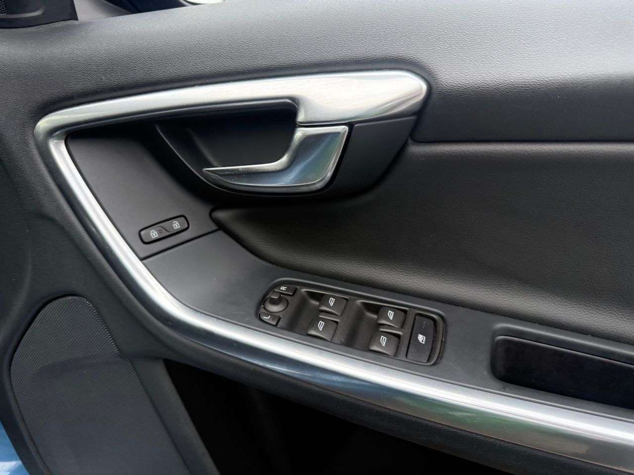 2017 VOLVO S60 2017 VOLVO S60