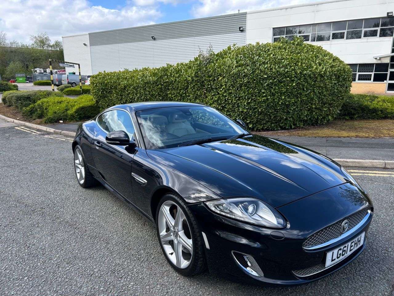 A 2011 JAGUAR XK 5.0 V8 Portfolio Coupe 2dr Petrol Auto Euro 5 (385 ps)-Great Value, Facelif A 2011 JAGUAR XK 5.0 V8 Portfolio Coupe 2dr Petrol Auto Euro 5 (385 ps)-Great Value, Facelif