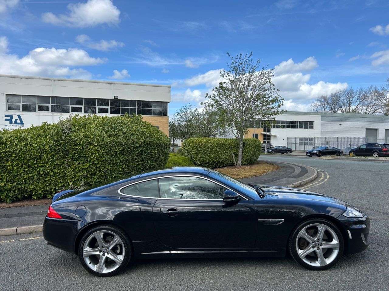 A 2011 JAGUAR XK 5.0 V8 Portfolio Coupe 2dr Petrol Auto Euro 5 (385 ps)-Great Value, Facelif A 2011 JAGUAR XK 5.0 V8 Portfolio Coupe 2dr Petrol Auto Euro 5 (385 ps)-Great Value, Facelif