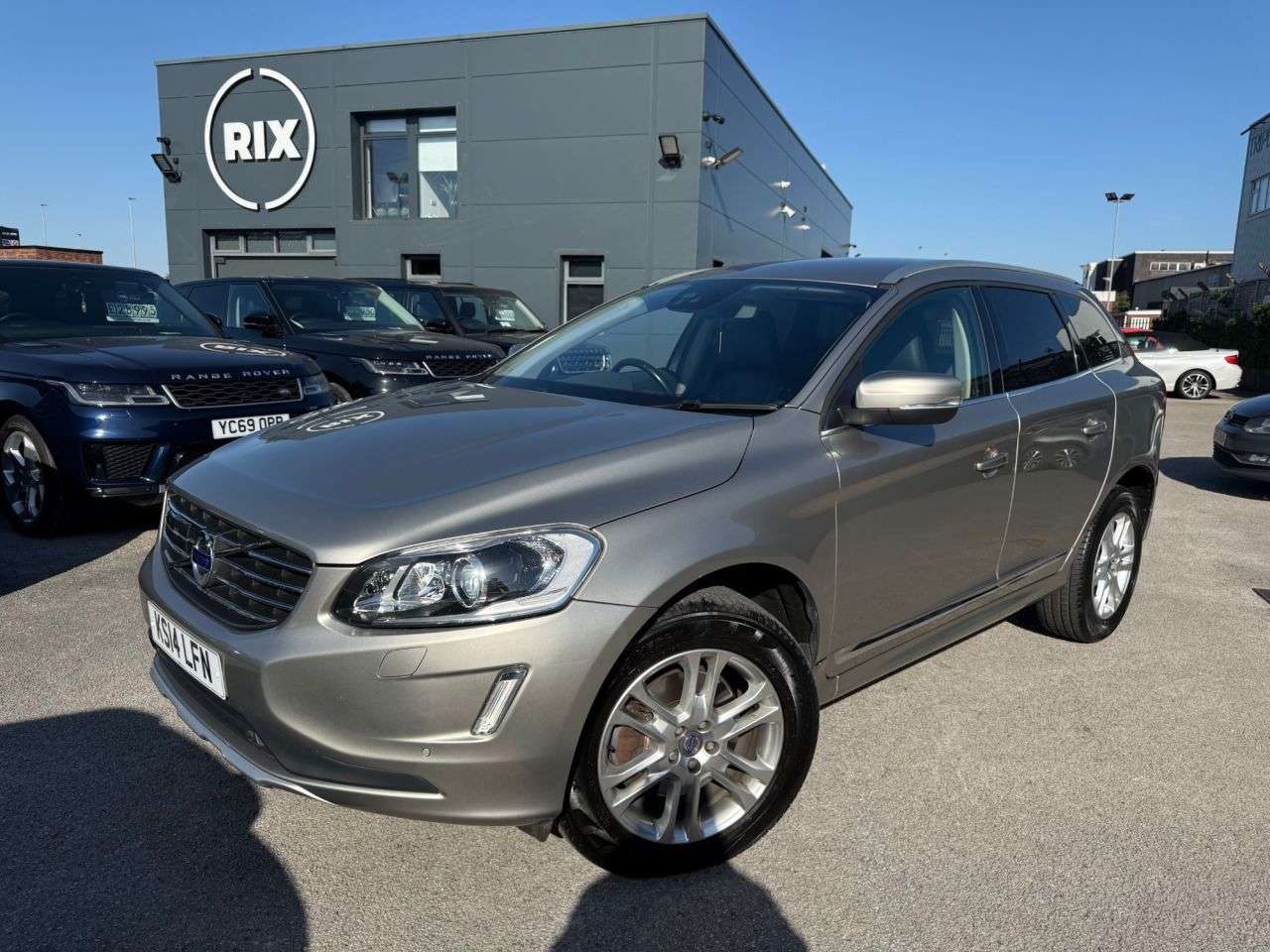 A 2014 VOLVO XC60 2.4 D5 SE Lux Nav SUV 5dr Diesel Geartronic AWD-11 VOLVO SERVICES-2 OWNERS A 2014 VOLVO XC60 2.4 D5 SE Lux Nav SUV 5dr Diesel Geartronic AWD-11 VOLVO SERVICES-2 OWNERS