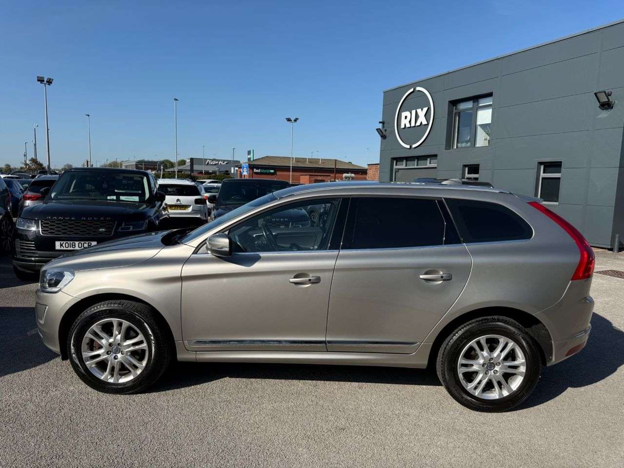A 2014 VOLVO XC60 2.4 D5 SE Lux Nav SUV 5dr Diesel Geartronic AWD-11 VOLVO SERVICES-2 OWNERS A 2014 VOLVO XC60 2.4 D5 SE Lux Nav SUV 5dr Diesel Geartronic AWD-11 VOLVO SERVICES-2 OWNERS