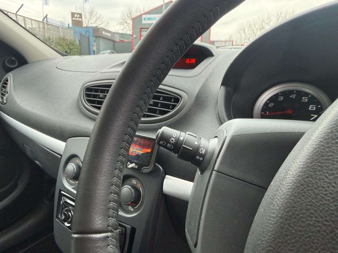 2009 RENAULT CLIO 2009 RENAULT CLIO