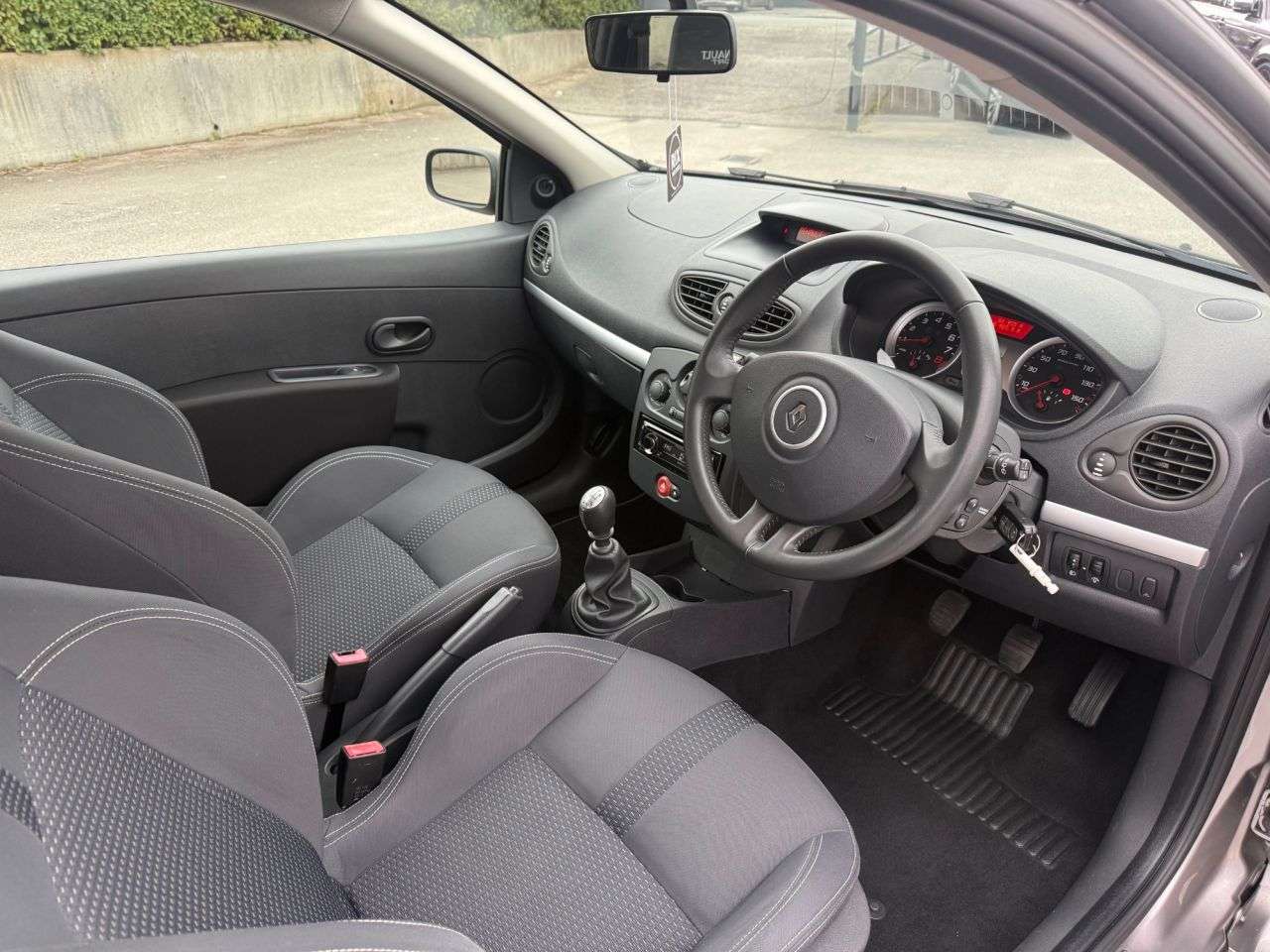 2009 RENAULT CLIO 2009 RENAULT CLIO