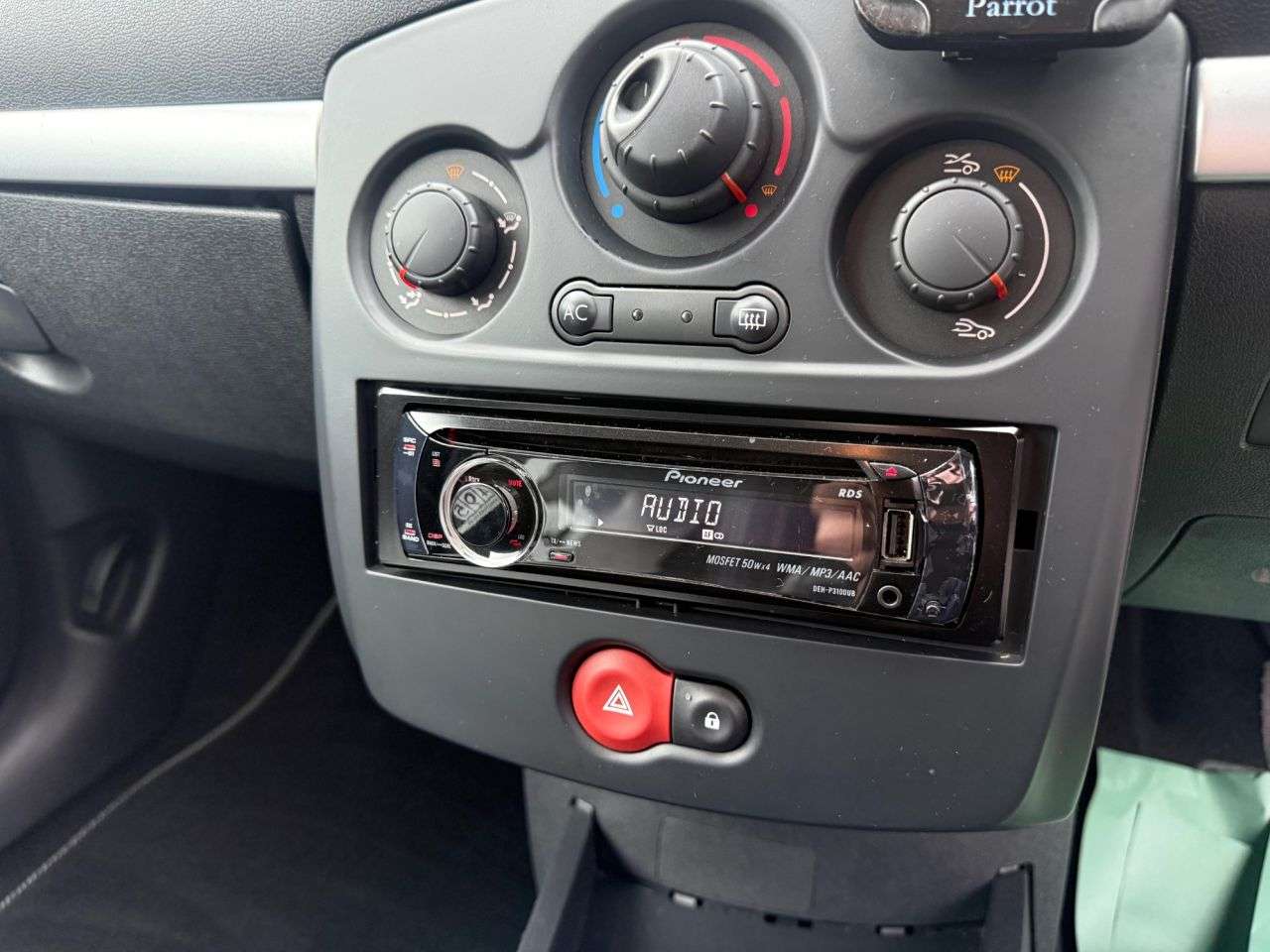 2009 RENAULT CLIO 2009 RENAULT CLIO