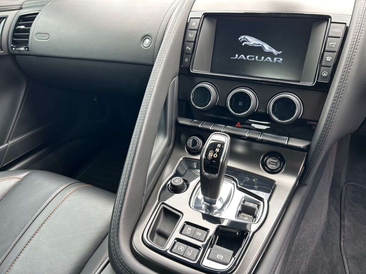 2016 JAGUAR F-TYPE 2016 JAGUAR F-TYPE