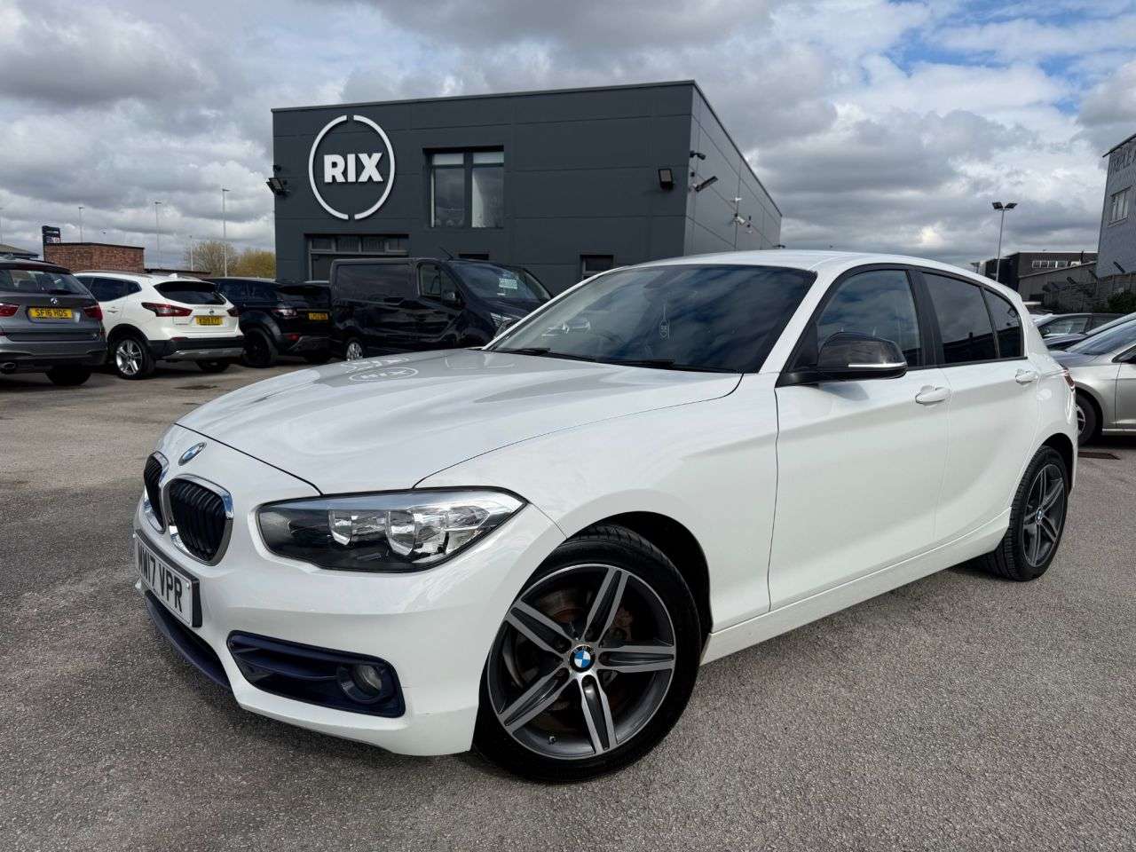 A 2017 BMW 1 SERIES 1.5 118i Sport Hatchback 5dr Petrol Manual Euro 6-2 OWNER CAR FINISHED IN A A 2017 BMW 1 SERIES 1.5 118i Sport Hatchback 5dr Petrol Manual Euro 6-2 OWNER CAR FINISHED IN A