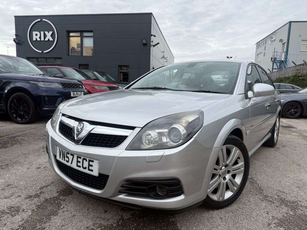 A 2007 VAUXHALL VECTRA 3.0 CDTi V6 24V Elite Hatchback 5dr Diesel Automatic- FANTASTIC HISTORY 17 A 2007 VAUXHALL VECTRA 3.0 CDTi V6 24V Elite Hatchback 5dr Diesel Automatic- FANTASTIC HISTORY 17