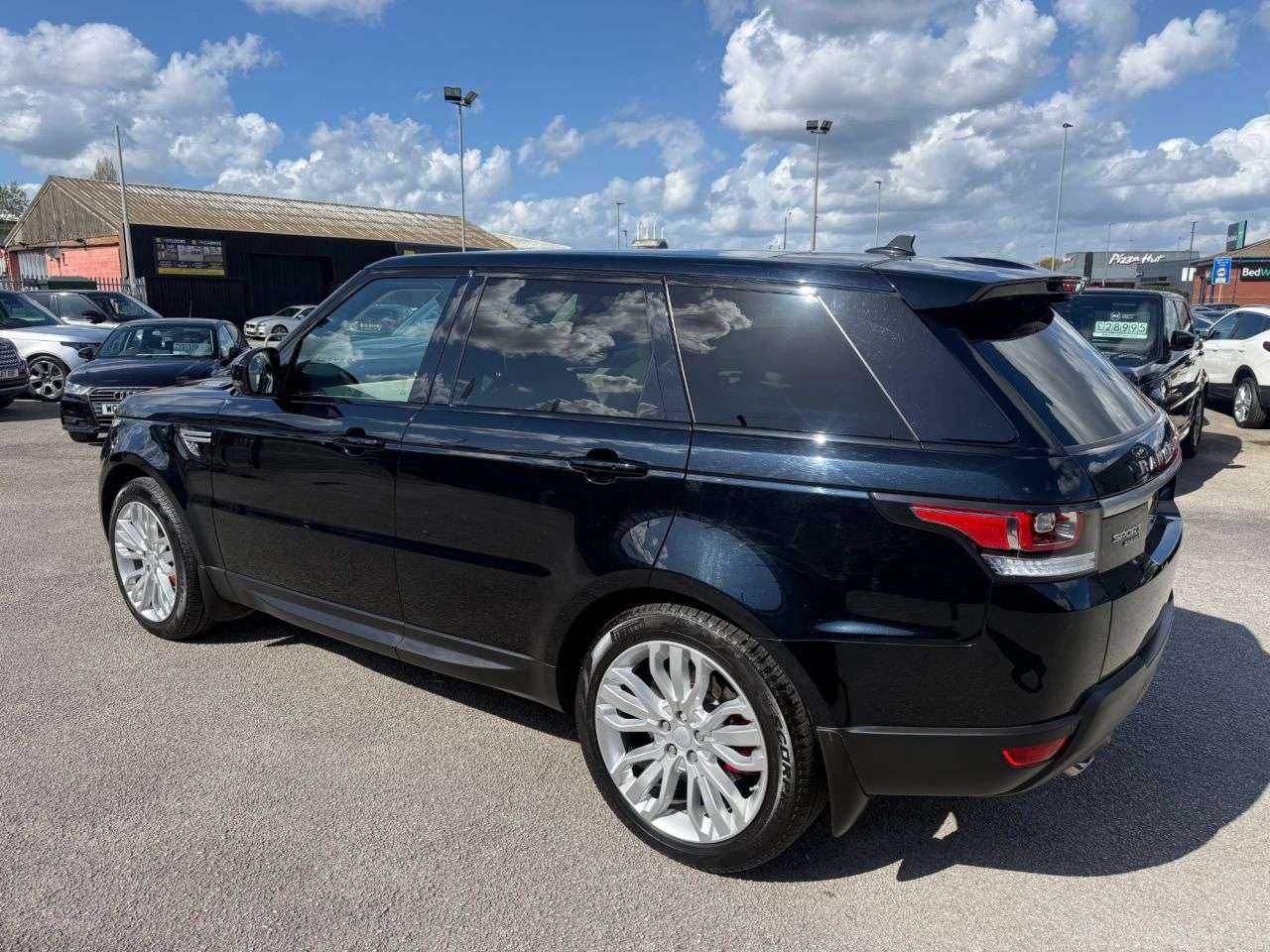 A 2016 LAND ROVER RANGE ROVER SPORT 3.0 SD V6 HSE SUV 5dr Diesel Auto 4WD Euro 6 (s/s) (306 ps)-Fantastic Low M A 2016 LAND ROVER RANGE ROVER SPORT 3.0 SD V6 HSE SUV 5dr Diesel Auto 4WD Euro 6 (s/s) (306 ps)-Fantastic Low M