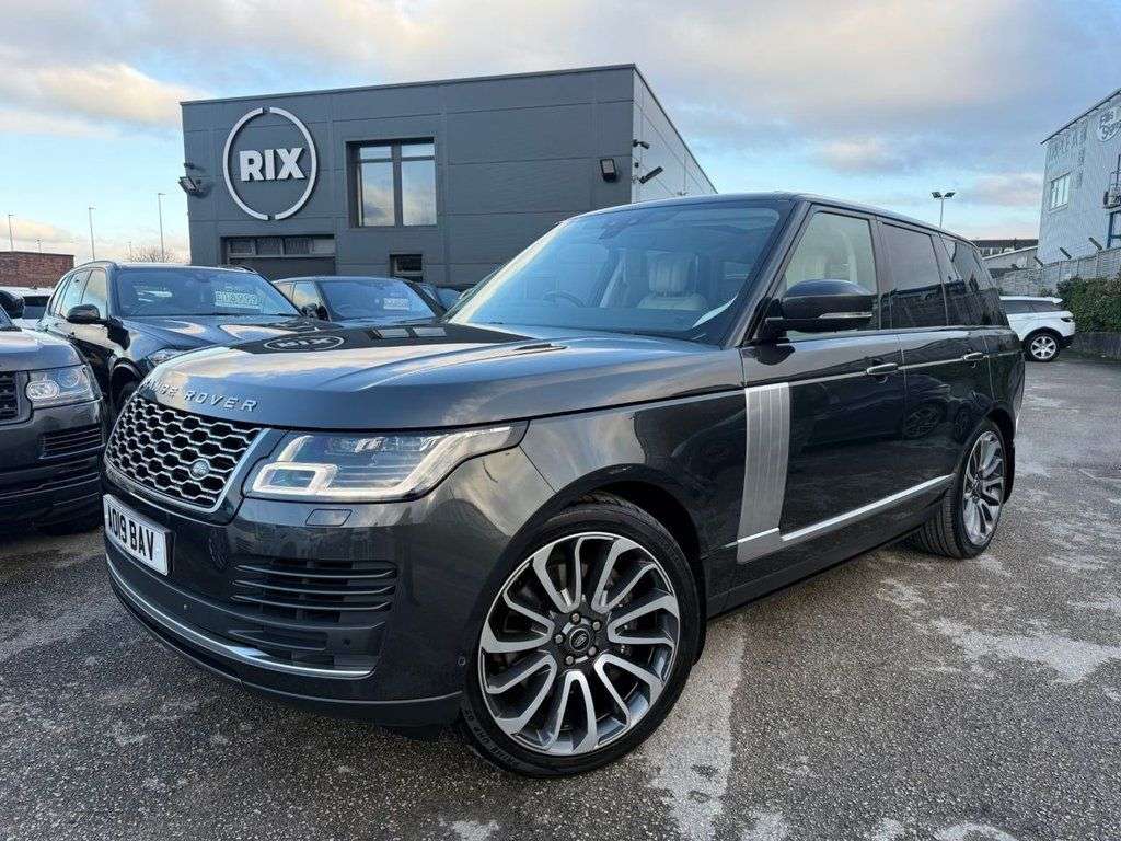 A 2019 LAND ROVER RANGE ROVER 4.4 SD V8 Vogue SE SUV 5dr Diesel Auto 4WD Euro 6 (s/s) (339 ps) FINISHED I A 2019 LAND ROVER RANGE ROVER 4.4 SD V8 Vogue SE SUV 5dr Diesel Auto 4WD Euro 6 (s/s) (339 ps) FINISHED I