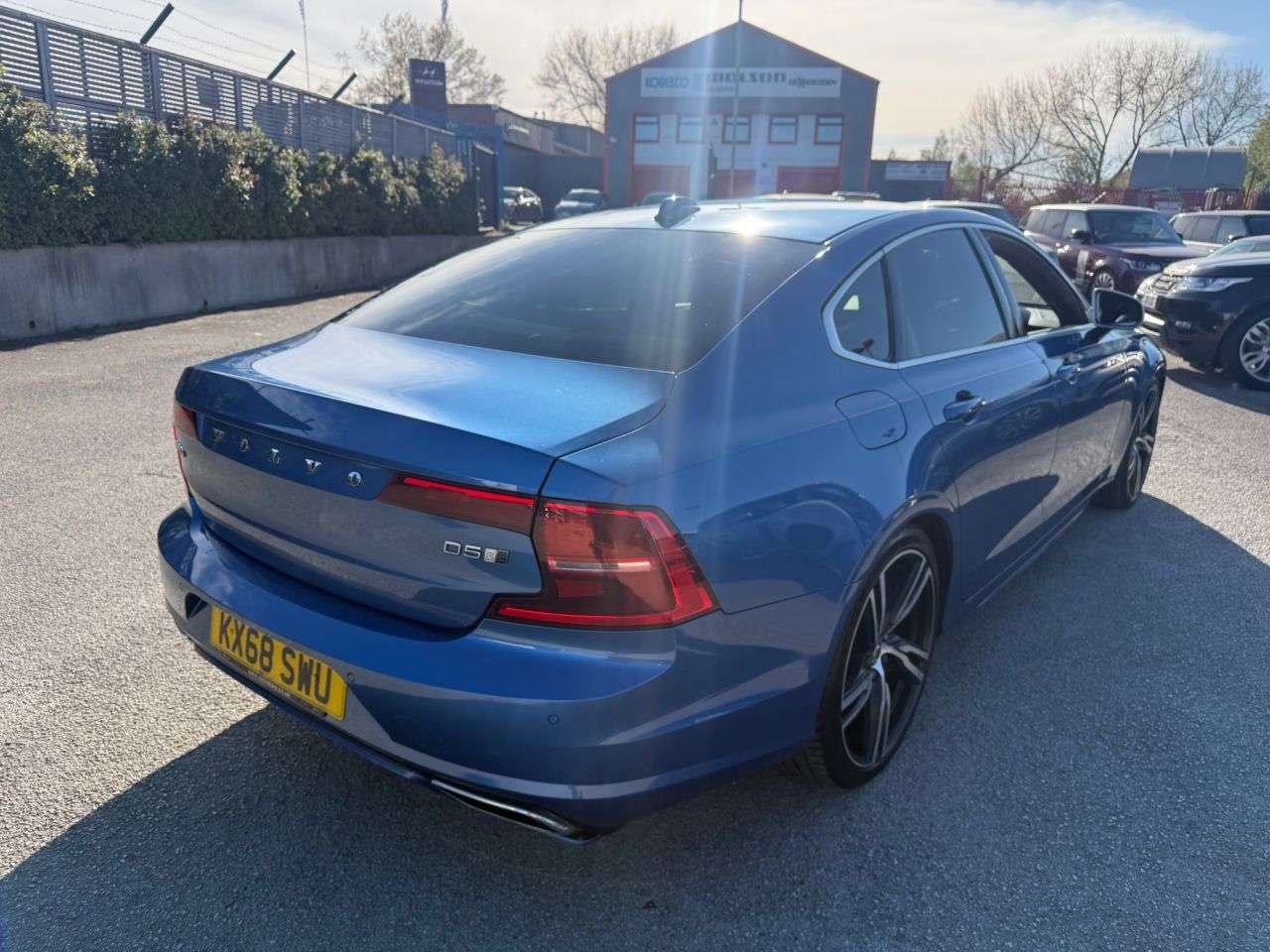 2018 VOLVO S90 2018 VOLVO S90