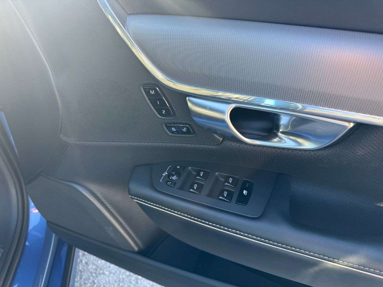 2018 VOLVO S90 2018 VOLVO S90