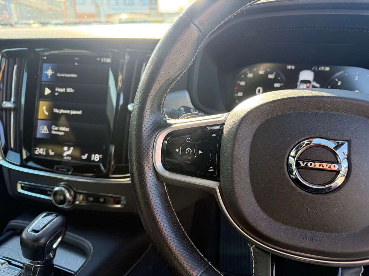 2018 VOLVO S90 2018 VOLVO S90