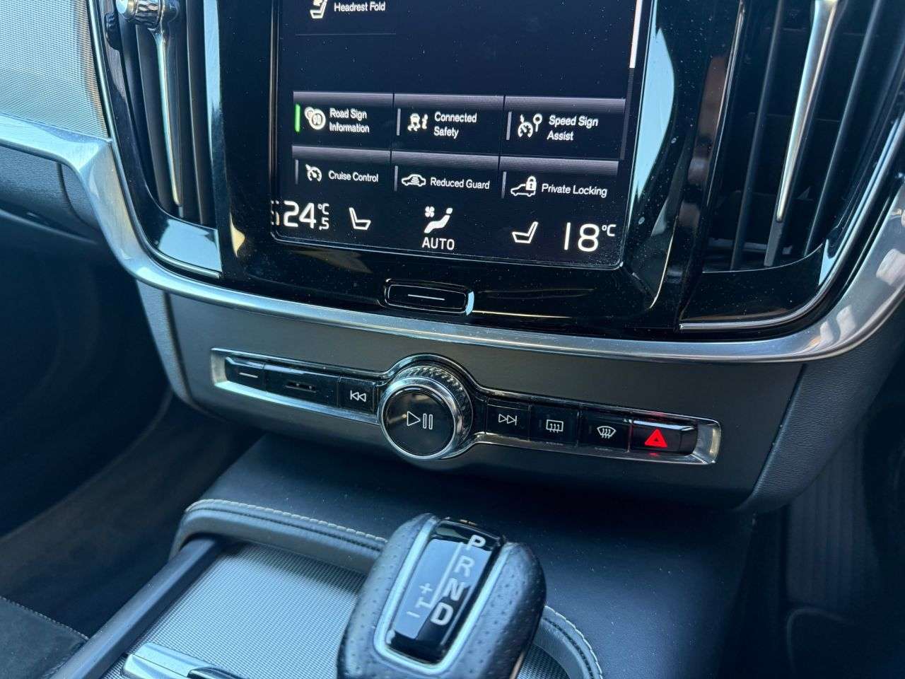 2018 VOLVO S90 2018 VOLVO S90