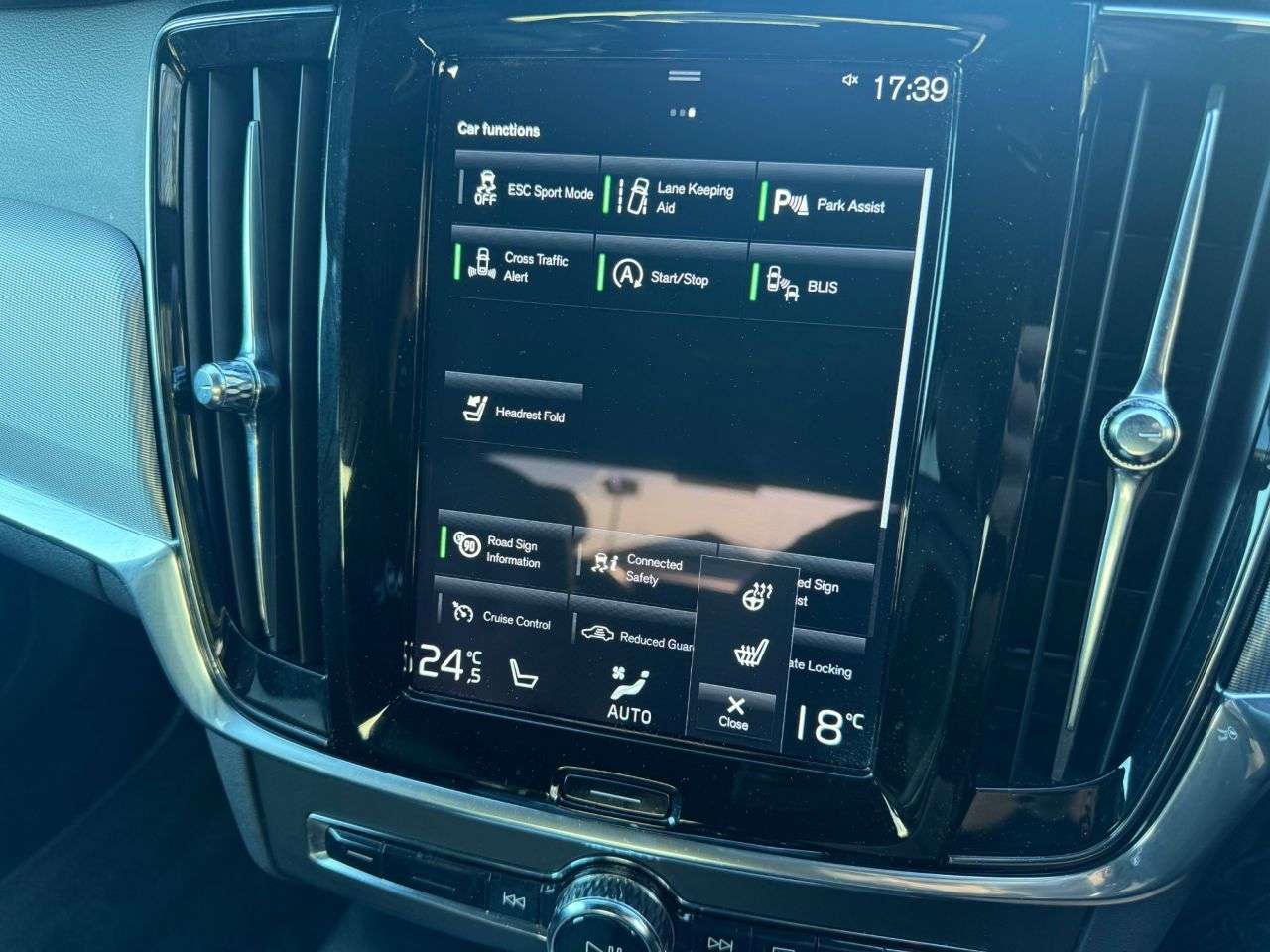 2018 VOLVO S90 2018 VOLVO S90