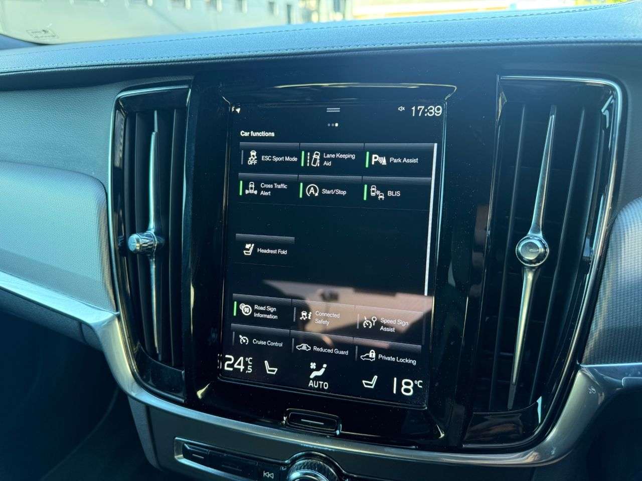 2018 VOLVO S90 2018 VOLVO S90