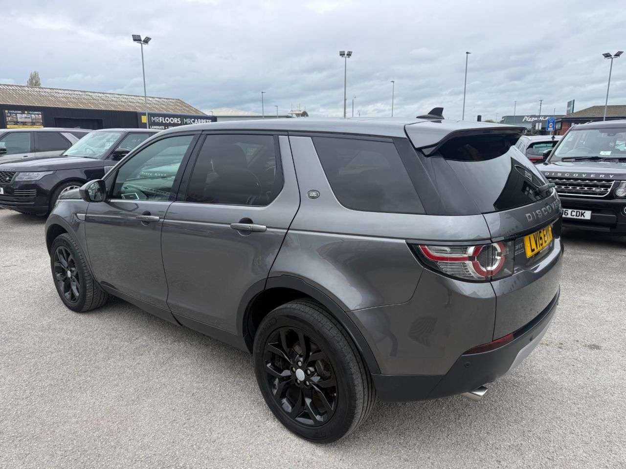 A 2015 LAND ROVER DISCOVERY SPORT 2.2 SD4 HSE SUV 5dr Diesel Auto 4WD-FINISHED IN CORRIS GREY WITH BLACK LEAT A 2015 LAND ROVER DISCOVERY SPORT 2.2 SD4 HSE SUV 5dr Diesel Auto 4WD-FINISHED IN CORRIS GREY WITH BLACK LEAT