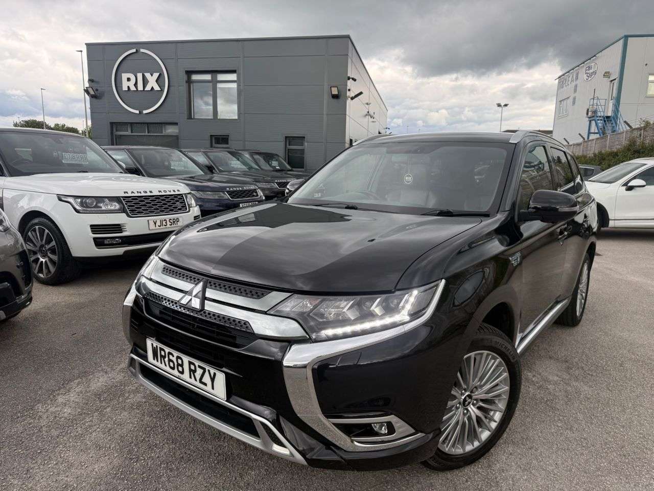 A 2018 MITSUBISHI OUTLANDER 2.4h TwinMotor 13.8kWh 4h SUV 5dr Petrol Plug-in Hybrid CVT 4WD Euro 6-2 OW A 2018 MITSUBISHI OUTLANDER 2.4h TwinMotor 13.8kWh 4h SUV 5dr Petrol Plug-in Hybrid CVT 4WD Euro 6-2 OW