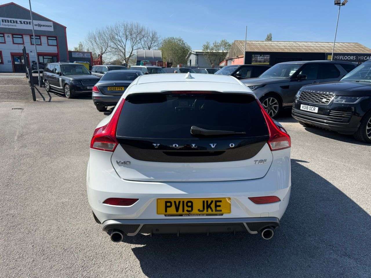 A 2019 VOLVO V40 2.0 T2 R-Design Edition Hatchback 5dr Petrol Manual Euro 6-2 OWNER CAR FINI A 2019 VOLVO V40 2.0 T2 R-Design Edition Hatchback 5dr Petrol Manual Euro 6-2 OWNER CAR FINI