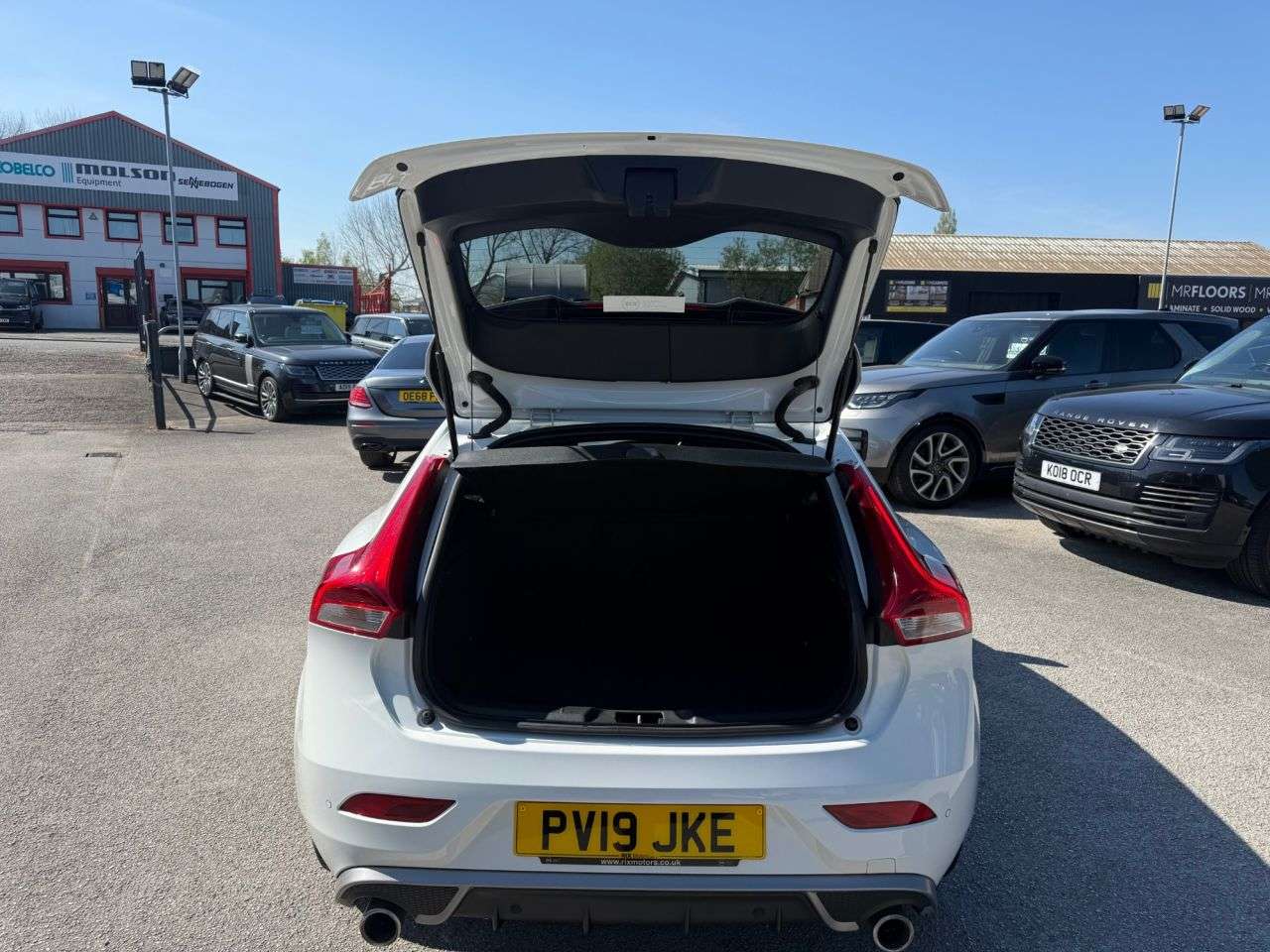 2019 VOLVO V40 2019 VOLVO V40