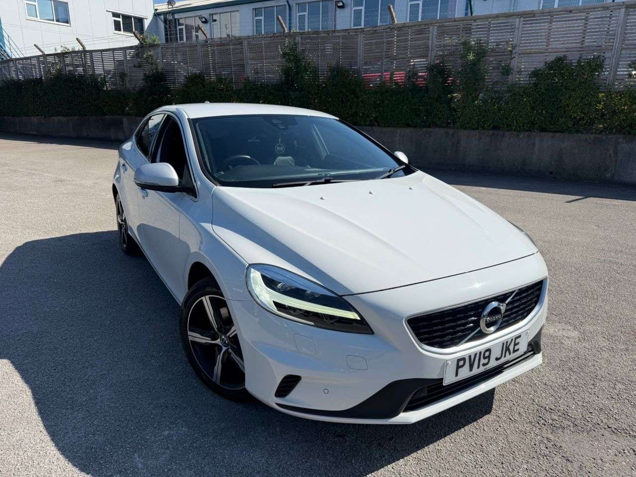 2019 VOLVO V40 2019 VOLVO V40
