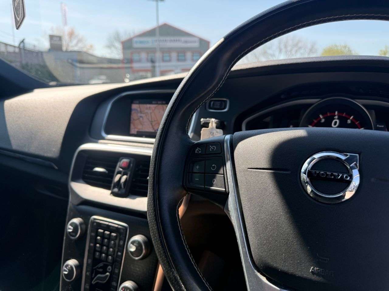 2019 VOLVO V40 2019 VOLVO V40
