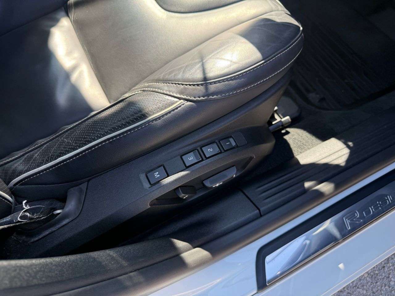 2019 VOLVO V40 2019 VOLVO V40