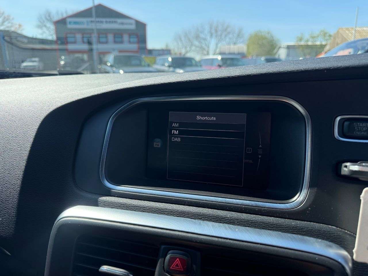 2019 VOLVO V40 2019 VOLVO V40