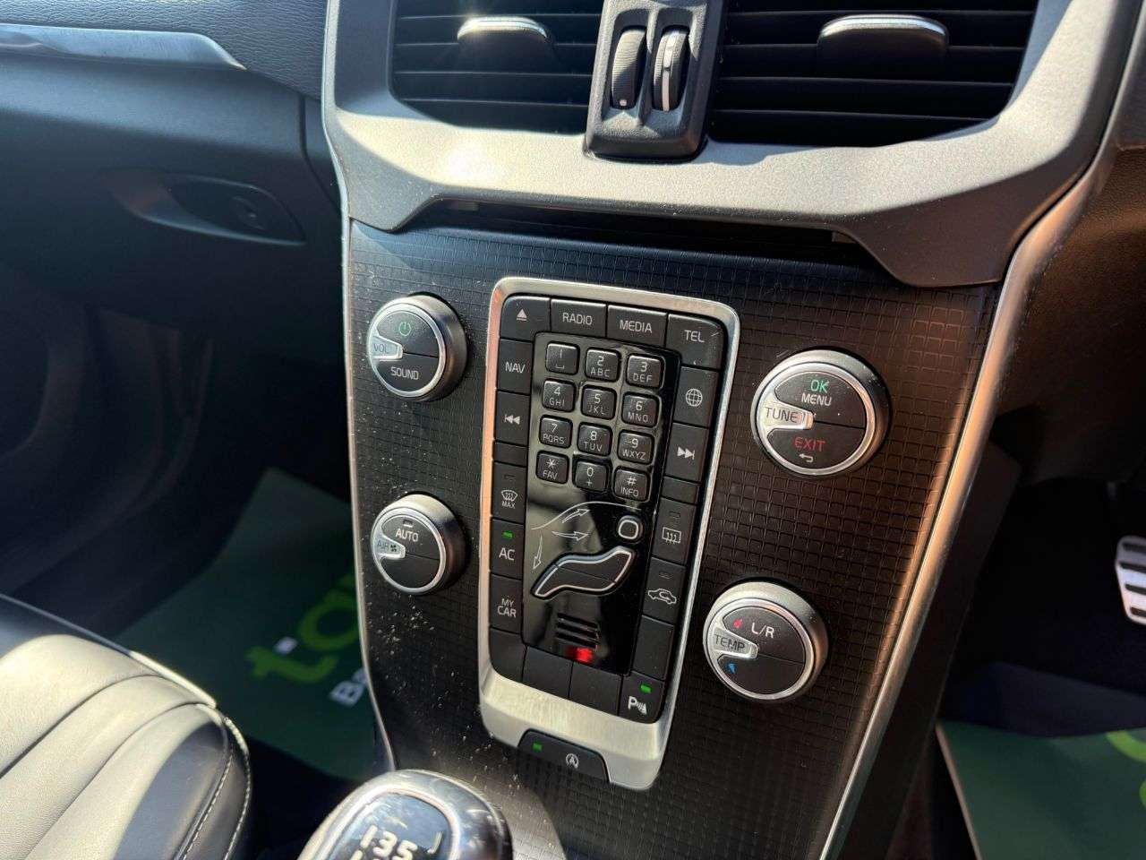 2019 VOLVO V40 2019 VOLVO V40