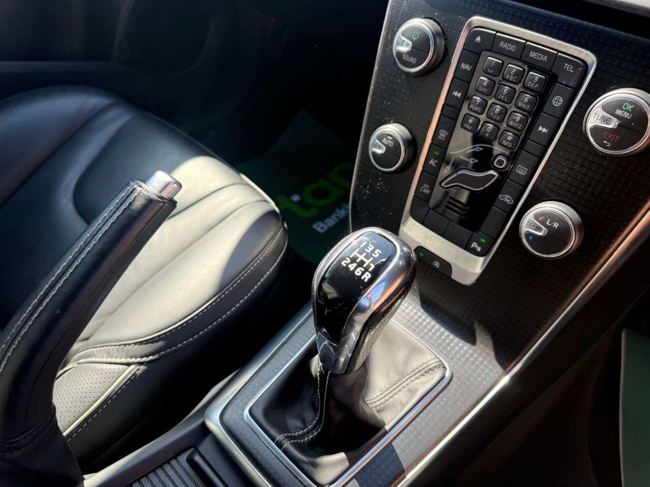 2019 VOLVO V40 2019 VOLVO V40
