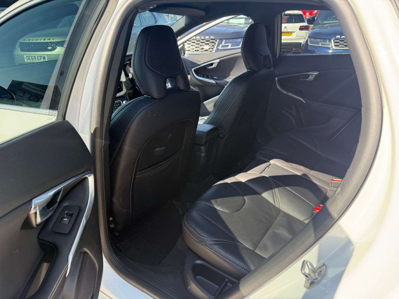 2019 VOLVO V40 2019 VOLVO V40