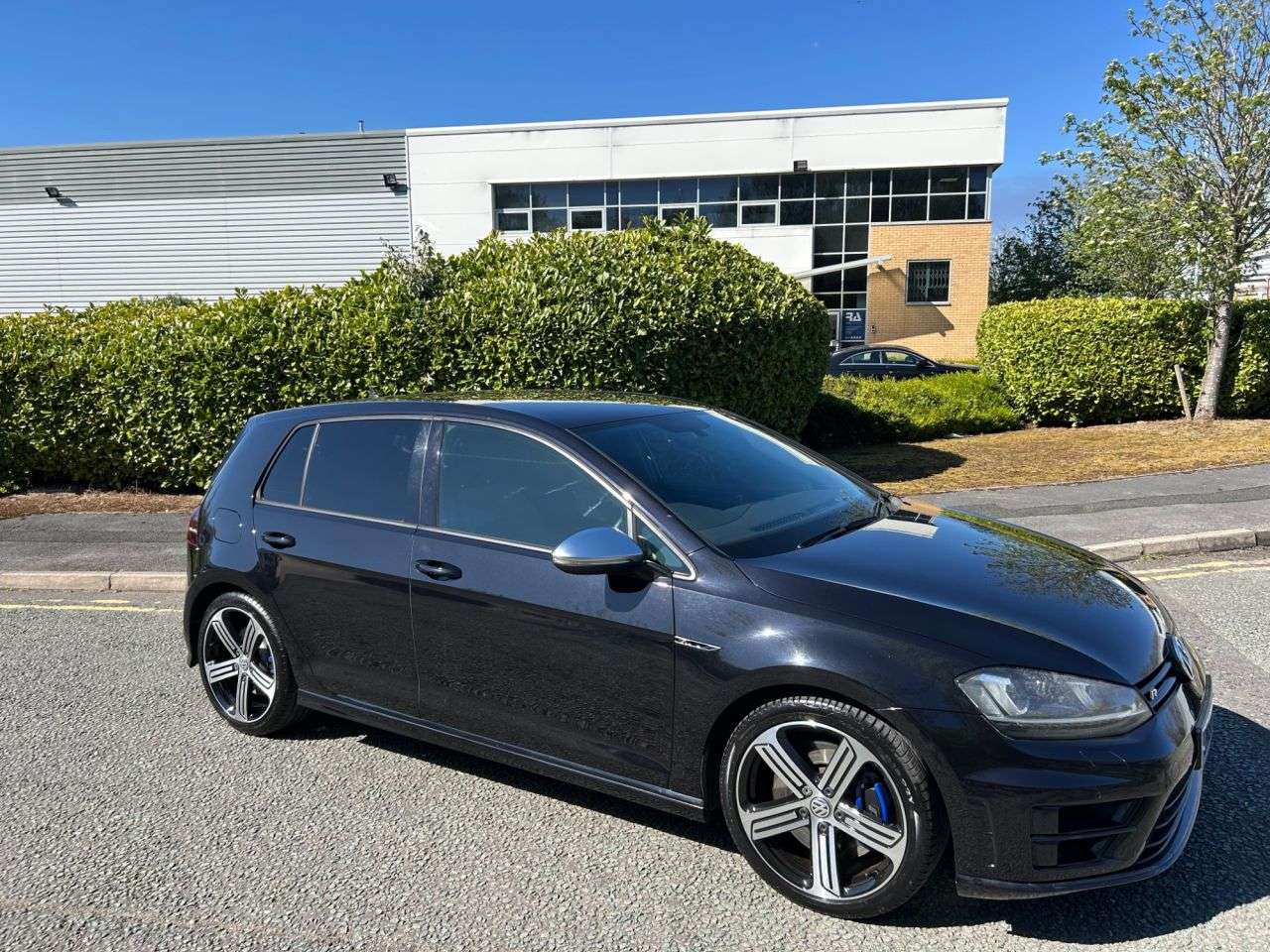 A 2016 VOLKSWAGEN GOLF 2.0 TSI BlueMotion Tech R Hatchback 5dr Petrol Manual 4Motion Euro 6 (s/s) A 2016 VOLKSWAGEN GOLF 2.0 TSI BlueMotion Tech R Hatchback 5dr Petrol Manual 4Motion Euro 6 (s/s)