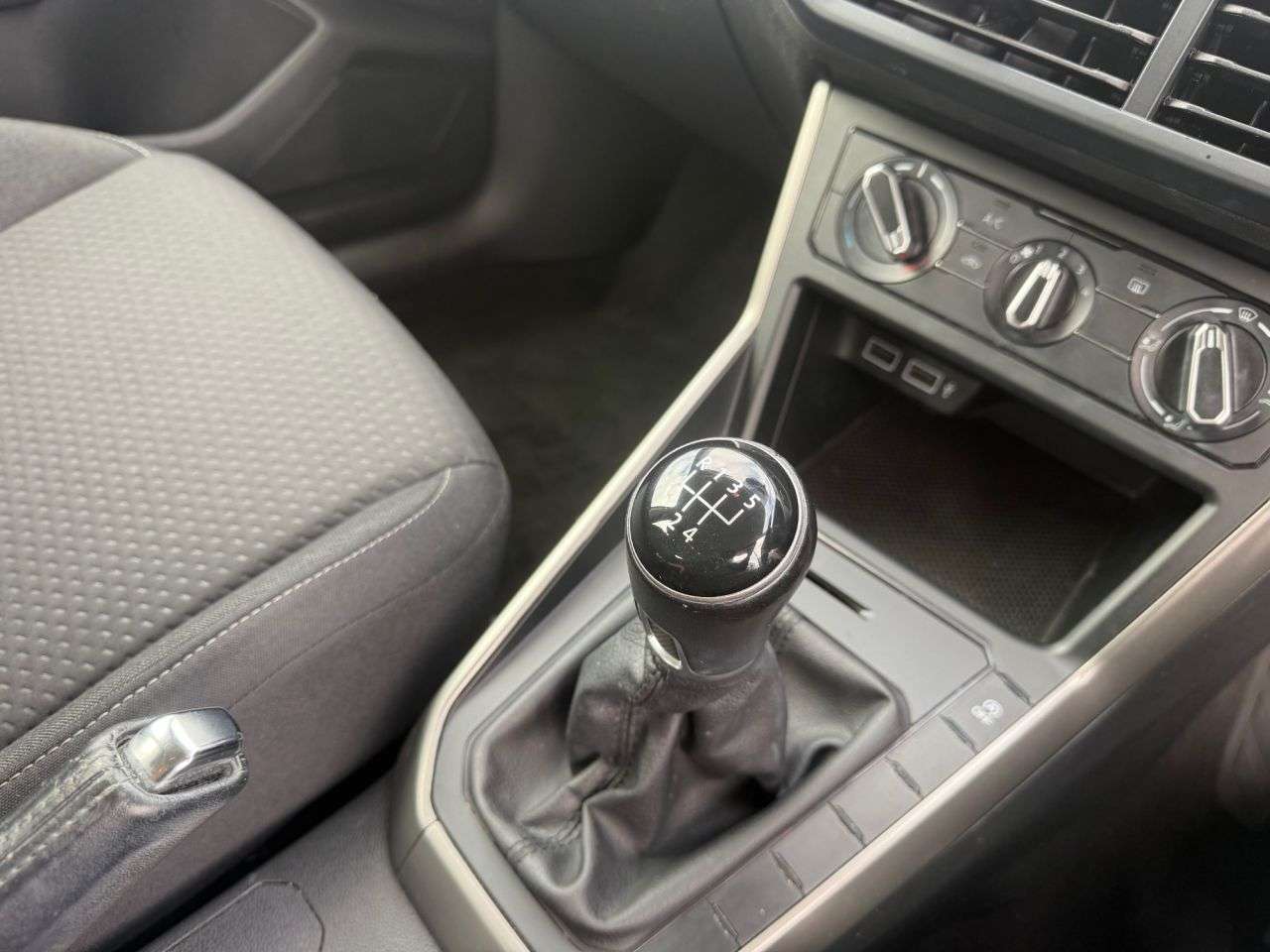2019 VOLKSWAGEN POLO 2019 VOLKSWAGEN POLO