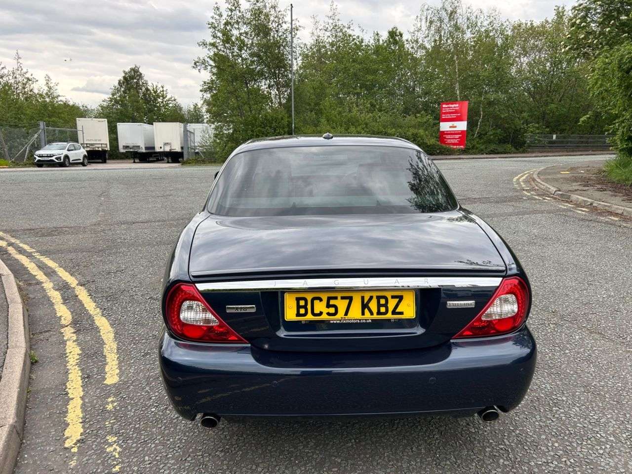 A 2008 JAGUAR XJ 4.2L Executive V8-Japanese Import-Registered Into Uk Nov 2022-Finished In I A 2008 JAGUAR XJ 4.2L Executive V8-Japanese Import-Registered Into Uk Nov 2022-Finished In I