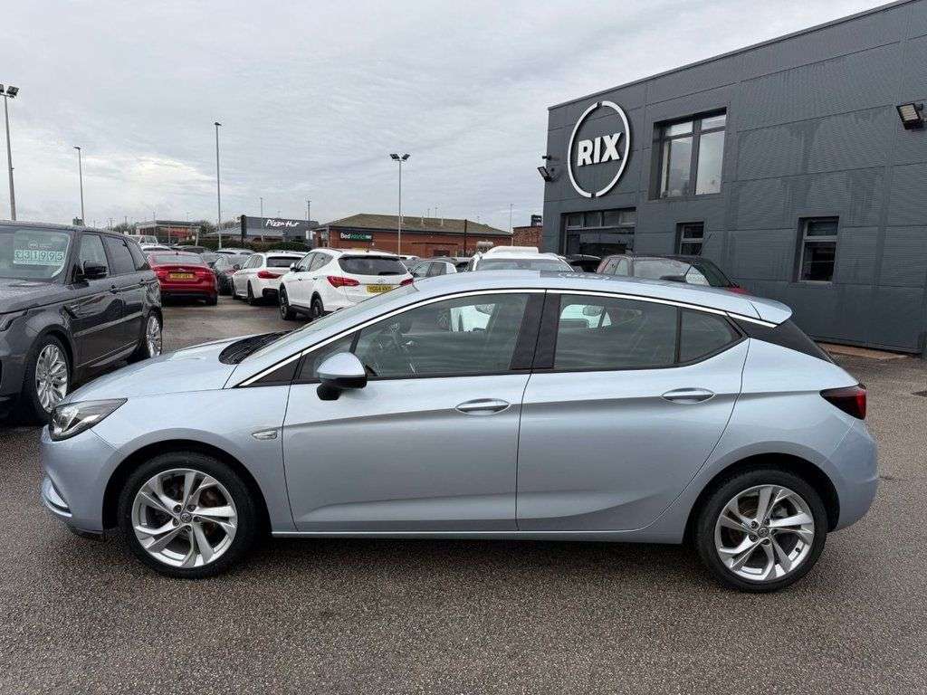A 2018 VAUXHALL ASTRA 1.4i Turbo SRi Hatchback 5dr Petrol Manual Euro 6-BLUETOOTH-CRUISE CONTROL- A 2018 VAUXHALL ASTRA 1.4i Turbo SRi Hatchback 5dr Petrol Manual Euro 6-BLUETOOTH-CRUISE CONTROL-