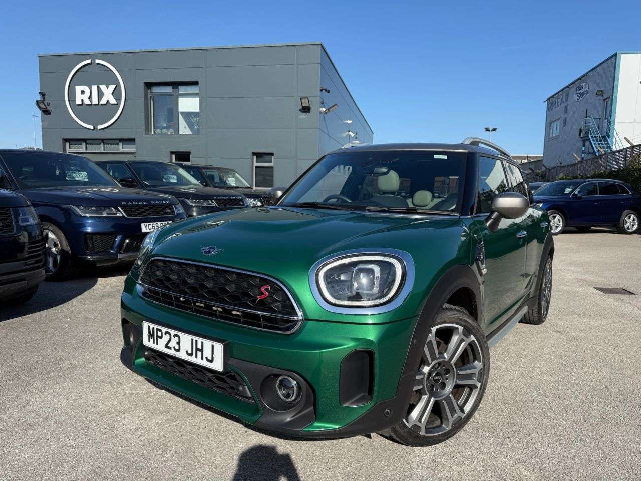 A 2023 MINI COUNTRYMAN 2.0 Cooper S Exclusive SUV 5dr Petrol Steptronic Euro 6-FACTORY EXTRAS WORT A 2023 MINI COUNTRYMAN 2.0 Cooper S Exclusive SUV 5dr Petrol Steptronic Euro 6-FACTORY EXTRAS WORT
