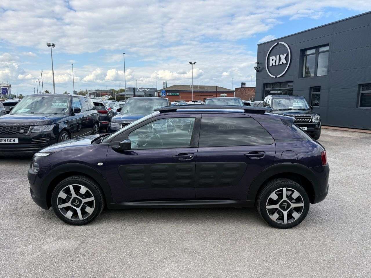 A 2016 CITROEN C4 CACTUS 1.2 PureTech Flair Hatchback 5dr Petrol Manual Euro 6-2 OWNER CAR-BLUETOOTH A 2016 CITROEN C4 CACTUS 1.2 PureTech Flair Hatchback 5dr Petrol Manual Euro 6-2 OWNER CAR-BLUETOOTH