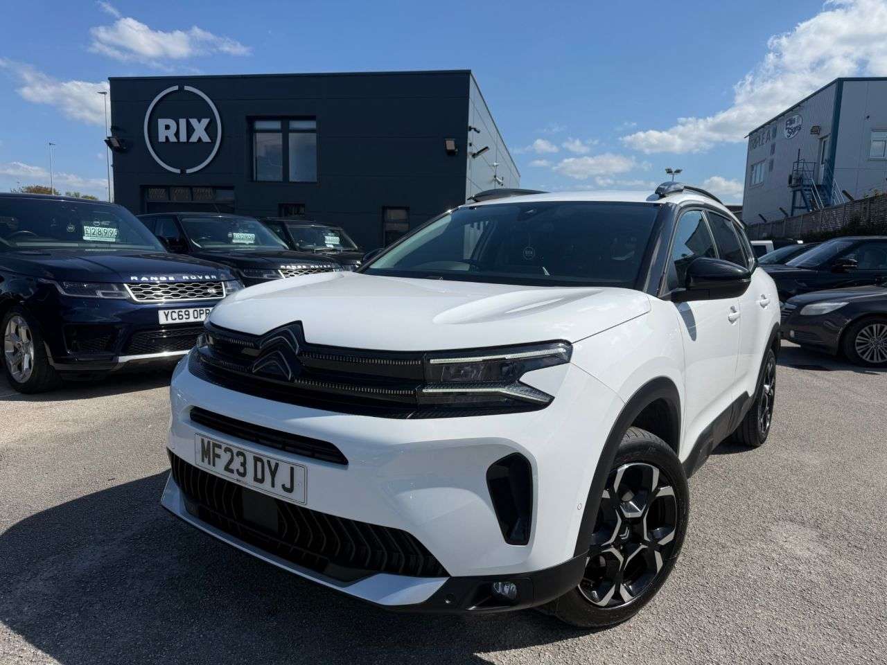 A 2023 CITROEN C5 AIRCROSS 1.2 PureTech Shine SUV 5dr Petrol Manual Euro 6-1 OWNER FROM NEW-BLACK HALF A 2023 CITROEN C5 AIRCROSS 1.2 PureTech Shine SUV 5dr Petrol Manual Euro 6-1 OWNER FROM NEW-BLACK HALF