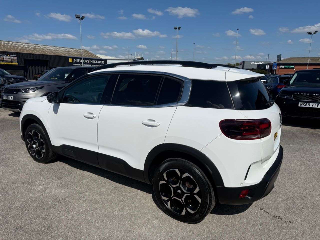 A 2023 CITROEN C5 AIRCROSS 1.2 PureTech Shine SUV 5dr Petrol Manual Euro 6-1 OWNER FROM NEW-BLACK HALF A 2023 CITROEN C5 AIRCROSS 1.2 PureTech Shine SUV 5dr Petrol Manual Euro 6-1 OWNER FROM NEW-BLACK HALF