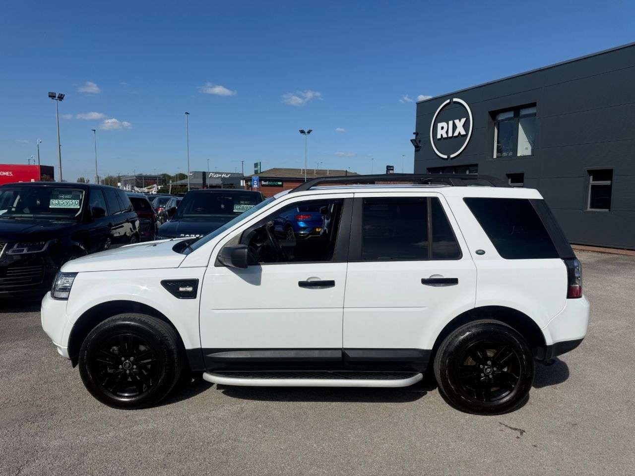A 2013 LAND ROVER FREELANDER 2 2.2 TD4 Black and White SUV 5dr Diesel Manual 4WD Euro 5-2 FORMER KEEPERS-C A 2013 LAND ROVER FREELANDER 2 2.2 TD4 Black and White SUV 5dr Diesel Manual 4WD Euro 5-2 FORMER KEEPERS-C