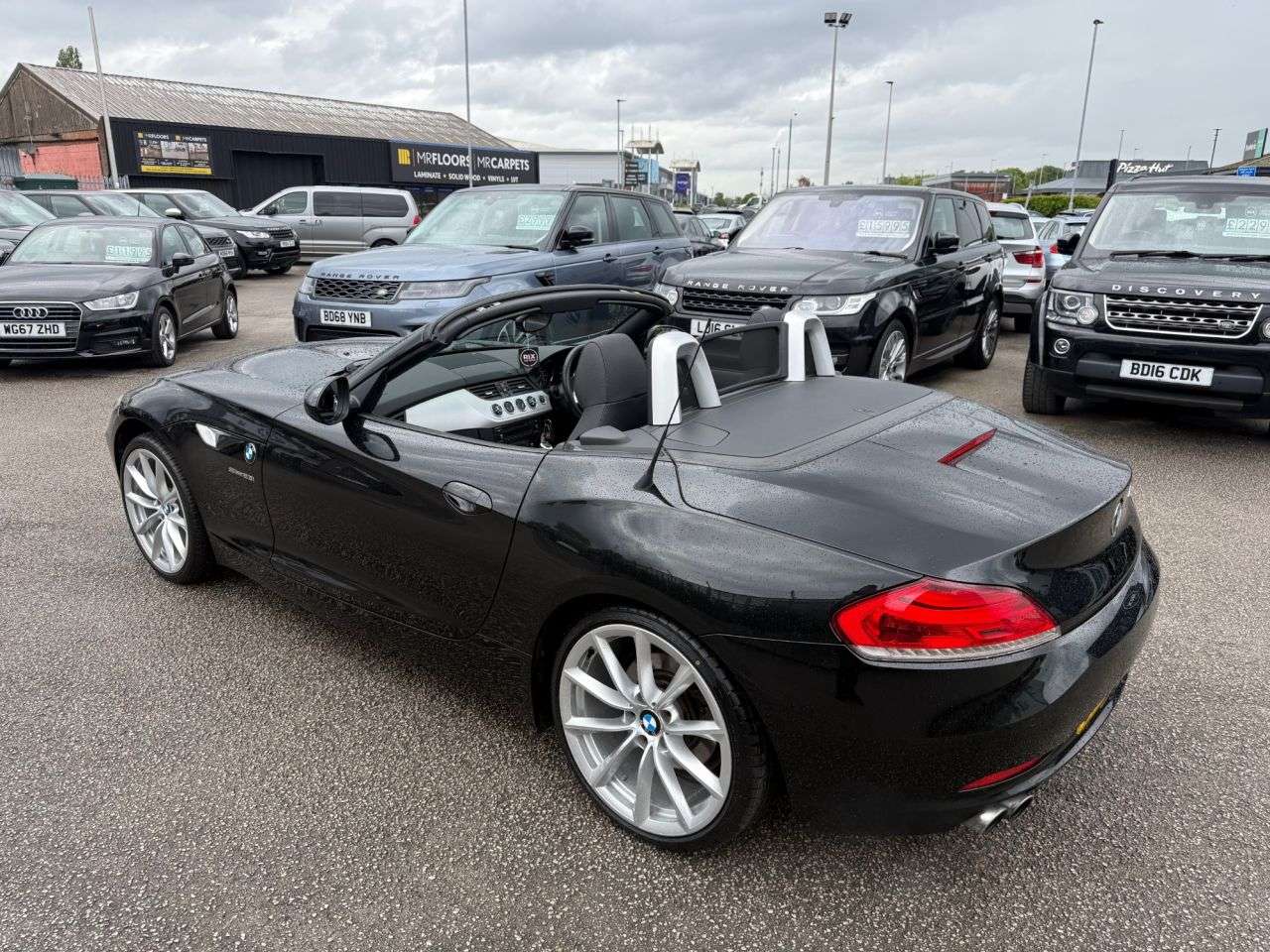 A 2009 BMW Z4 2.5 23i Convertible 2dr Petrol Manual sDrive Euro 5 (204 ps) A 2009 BMW Z4 2.5 23i Convertible 2dr Petrol Manual sDrive Euro 5 (204 ps)
