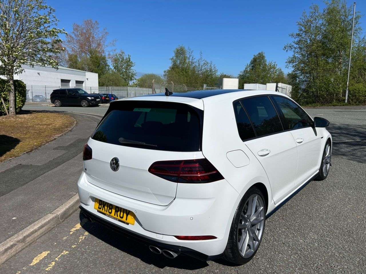 A 2018 VOLKSWAGEN GOLF 2.0 TSI R Hatchback 5dr Petrol DSG 4Motion Euro 6 (s/s) (310 ps)-Factory Ex A 2018 VOLKSWAGEN GOLF 2.0 TSI R Hatchback 5dr Petrol DSG 4Motion Euro 6 (s/s) (310 ps)-Factory Ex