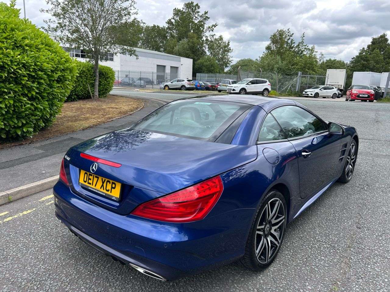A 2017 MERCEDES-BENZ SL 4.7 SL500 V8 AMG Line Roadster 2dr Petrol G-Tronic+ Euro 6 (s/s) (455 ps)-F A 2017 MERCEDES-BENZ SL 4.7 SL500 V8 AMG Line Roadster 2dr Petrol G-Tronic+ Euro 6 (s/s) (455 ps)-F