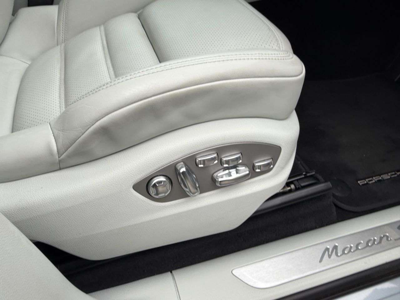 2022 PORSCHE MACAN 2022 PORSCHE MACAN
