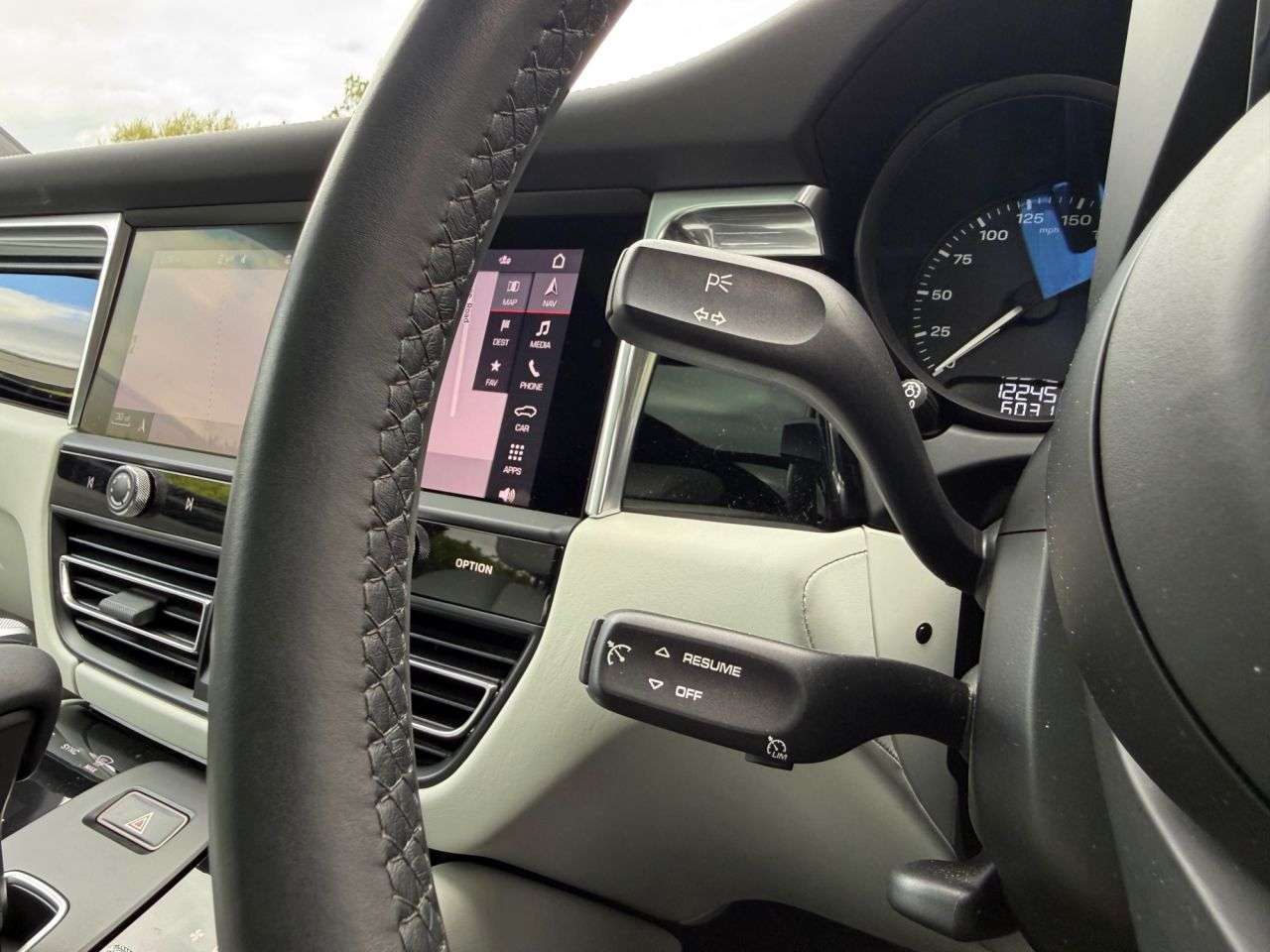 2022 PORSCHE MACAN 2022 PORSCHE MACAN