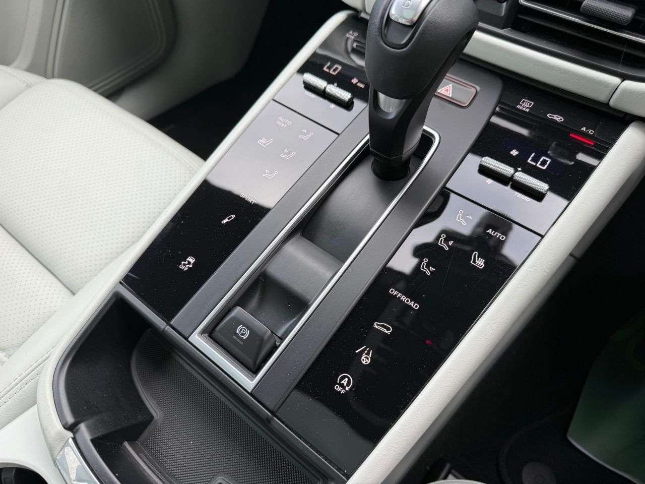 2022 PORSCHE MACAN 2022 PORSCHE MACAN