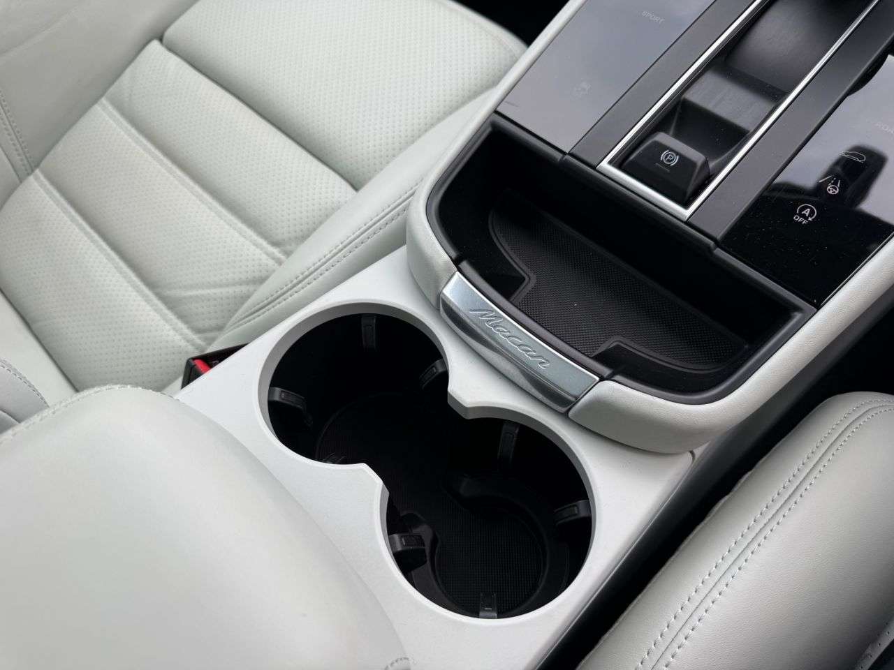 2022 PORSCHE MACAN 2022 PORSCHE MACAN