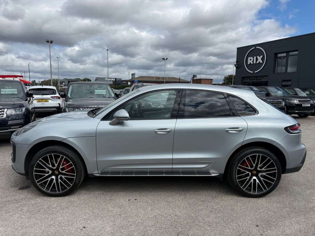 A 2022 PORSCHE MACAN 2.9T V6 S SUV 5dr Petrol PDK 4WD Euro 6-1 OWNER FROM NEW-JUST BEEN SERVICED A 2022 PORSCHE MACAN 2.9T V6 S SUV 5dr Petrol PDK 4WD Euro 6-1 OWNER FROM NEW-JUST BEEN SERVICED