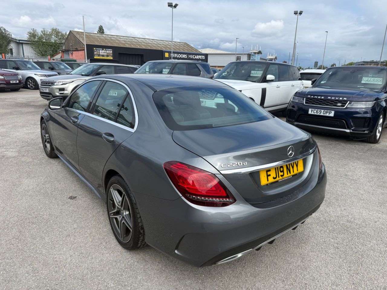 A 2019 MERCEDES-BENZ C-CLASS 2.0 C220d AMG Line Saloon 4dr Diesel G-Tronic+ Euro 6-2 FORMER KEEPERS FINI A 2019 MERCEDES-BENZ C-CLASS 2.0 C220d AMG Line Saloon 4dr Diesel G-Tronic+ Euro 6-2 FORMER KEEPERS FINI