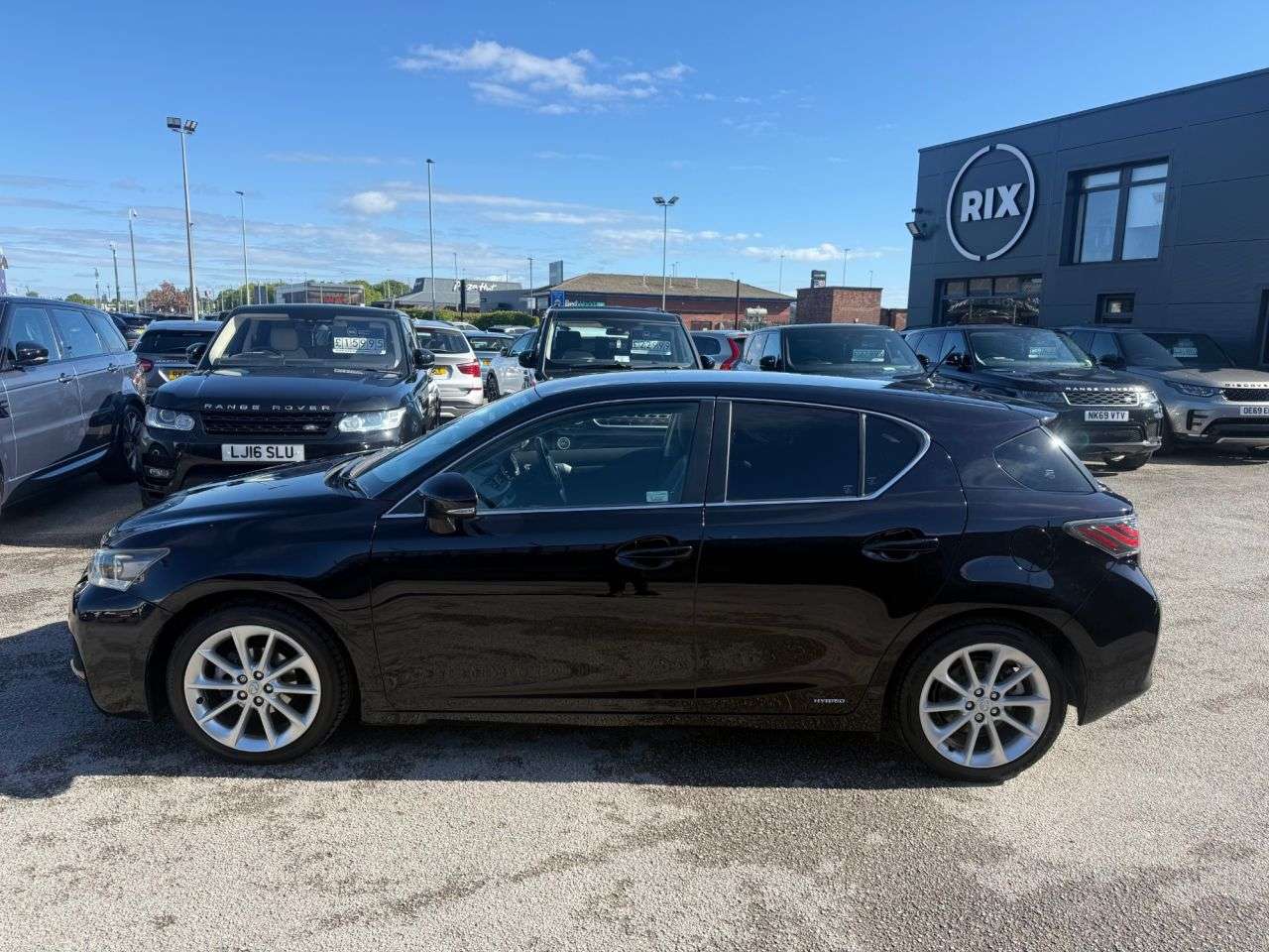 A 2012 LEXUS CT 1.8 200h SE-L Hatchback 5dr Petrol Hybrid CVT Euro 5 (s/s) (136 ps) 1 FORME A 2012 LEXUS CT 1.8 200h SE-L Hatchback 5dr Petrol Hybrid CVT Euro 5 (s/s) (136 ps) 1 FORME