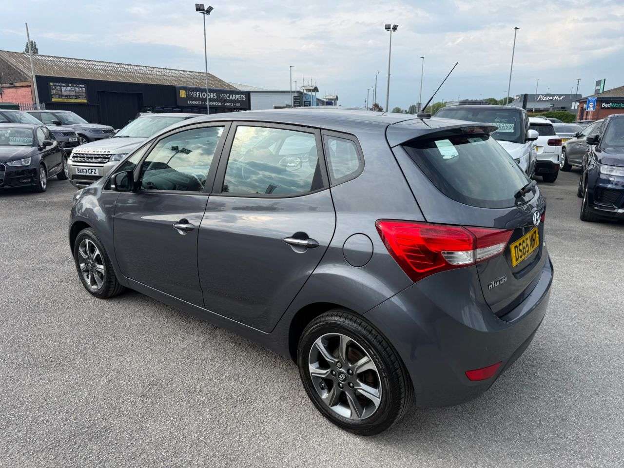 A 2015 HYUNDAI IX20 1.4 Blue Drive SE Hatchback 5dr Petrol Manual Euro 6 (s/s) (90 ps) A 2015 HYUNDAI IX20 1.4 Blue Drive SE Hatchback 5dr Petrol Manual Euro 6 (s/s) (90 ps)